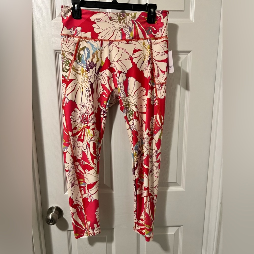 NWT Floral Leggings With Pockets
